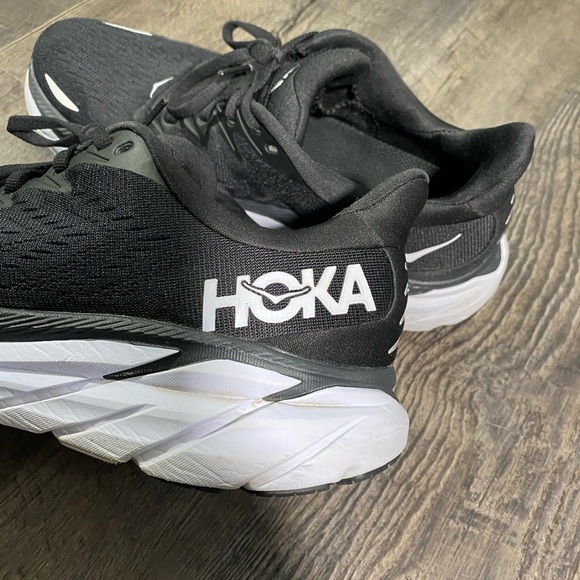 HOKA ONE ONE Clifton 8 Womens Running Sneaker - Picture 4 of 7